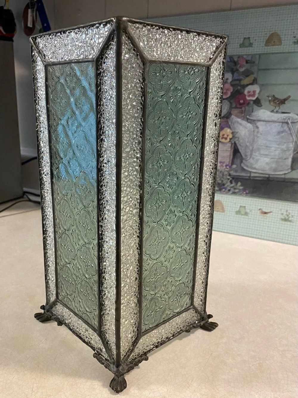Exquisite Footed Ambiance Lamp